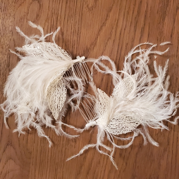 Pronovias Bridal Hair Combs - Picture 3 of 5